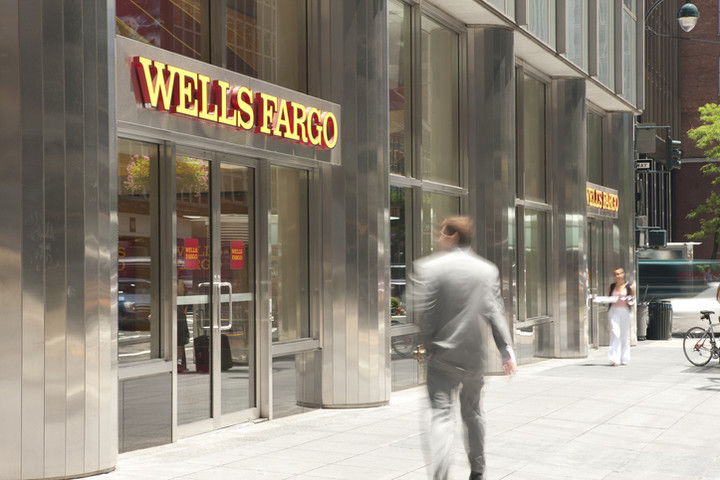 Wells Fargo Cancels Ex-CEO’s $15M Stock Award