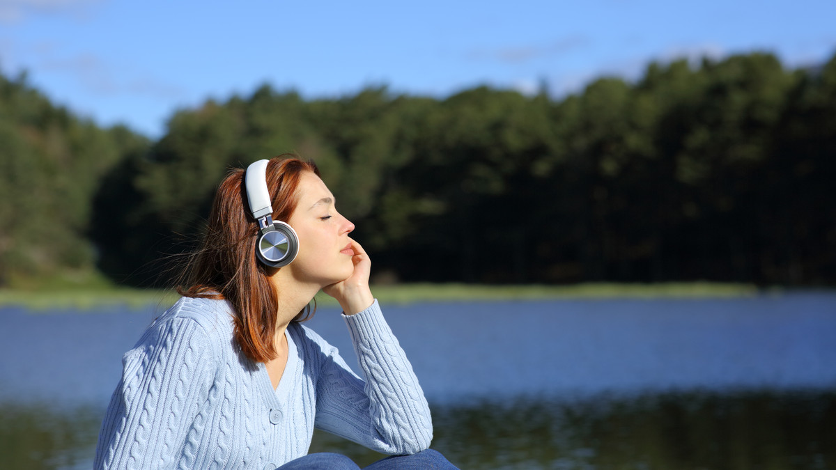 10 Hot Audiobooks for Summer Listening