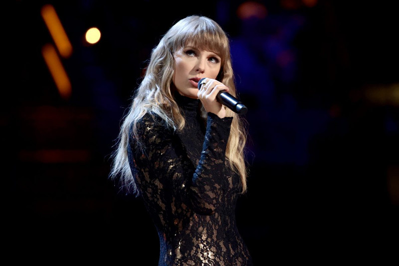 Why Some Fans Don’t Think Taylor Swift Will Attend the 2022 Grammy Awards
