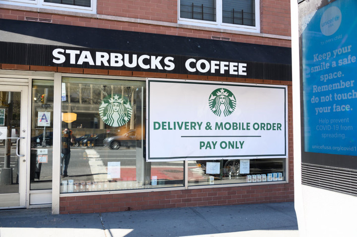Starbucks Shares Fall as Q2 Earnings Halve Amid Pandemic