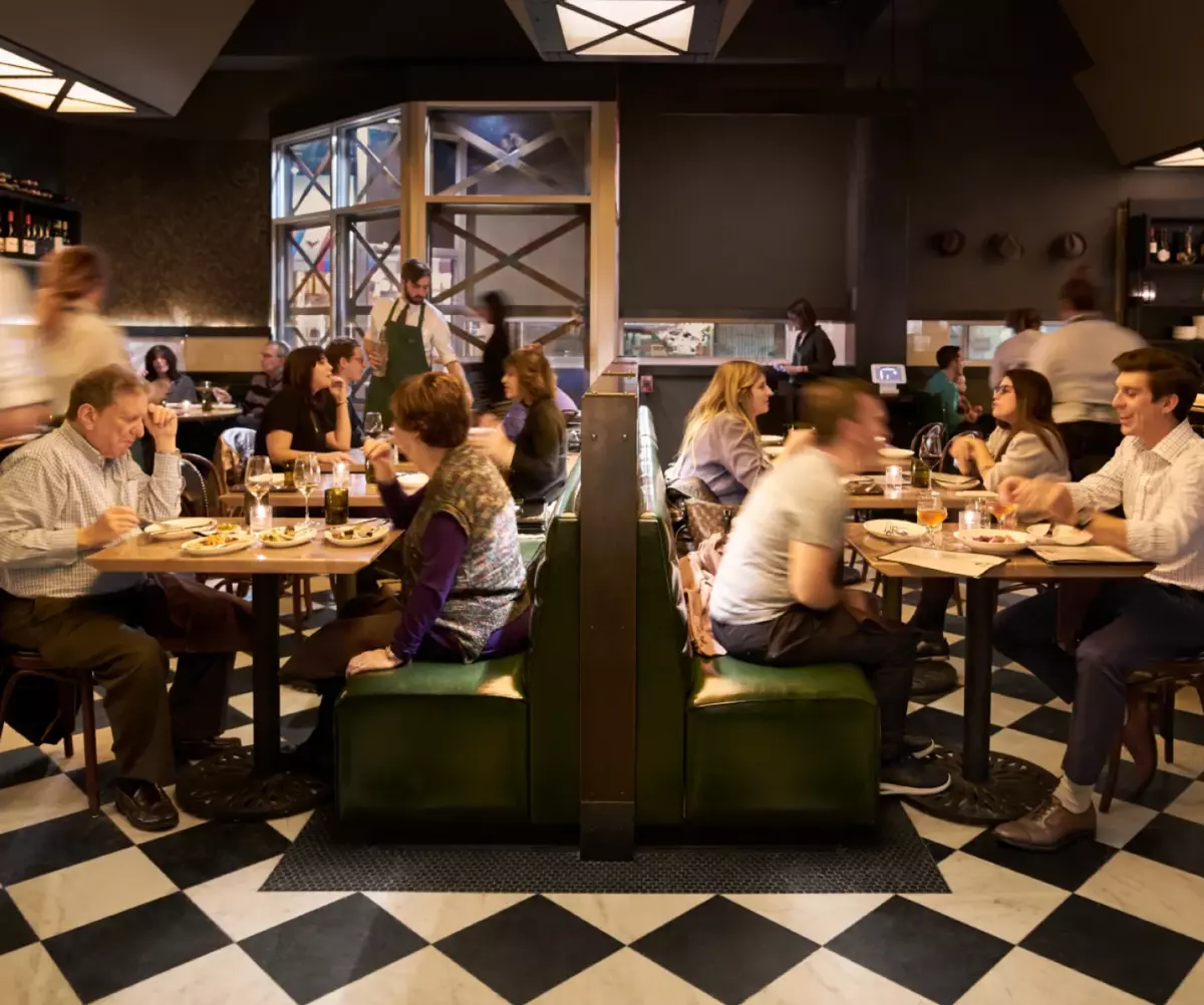 How To Run a Good PreShift Briefing Top Tips Square