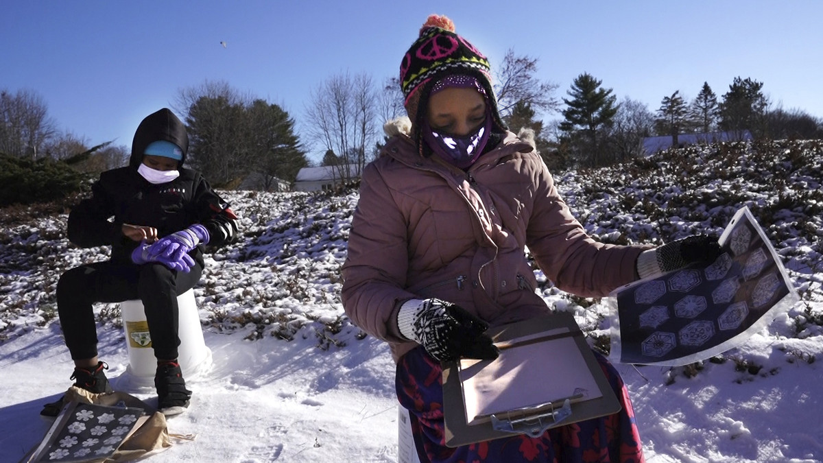 Raise Your Mittens: Outdoor Learning Continues Into Winter