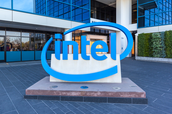 Qualcomm CFO Davis Moves to Rival Intel