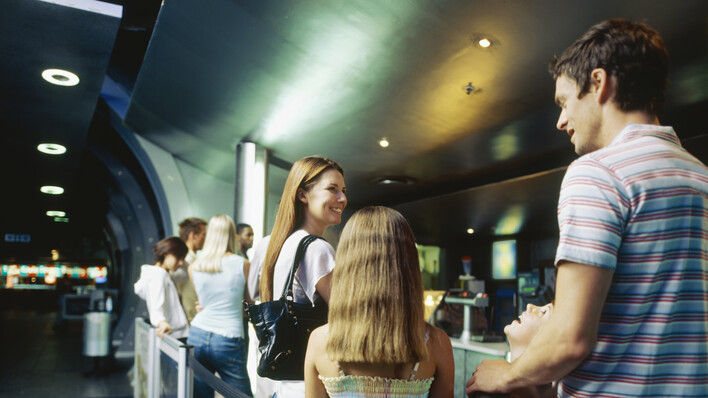 7 Ways Digital Signage Can Elevate the Entertainment Experience