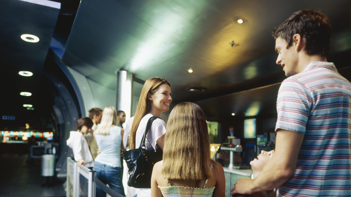 7 Ways Digital Signage Can Elevate the Entertainment Experience