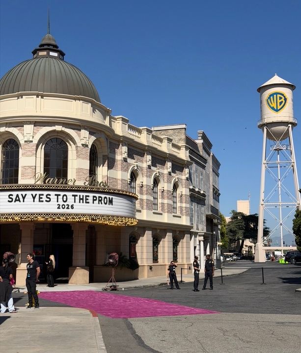 alt="Say yes to Prom.jpg"