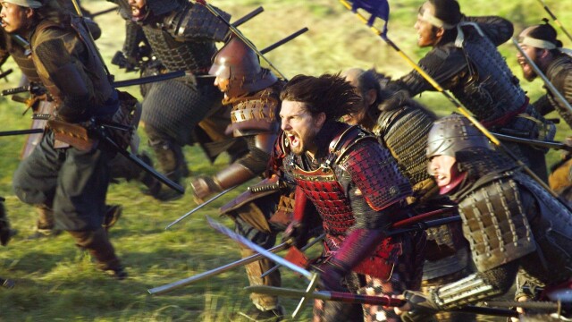 alt="The Last Samurai image of Tom Cruise in battle"